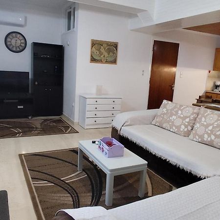 Ευρύχωρο Και Άνετο Διαμέρισμα Στην Ιτέα Joanna'S Apartment Kirra Екстериор снимка
