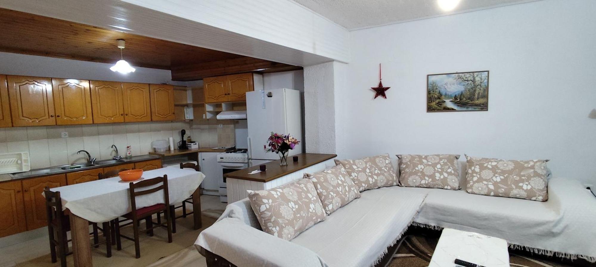 Ευρύχωρο Και Άνετο Διαμέρισμα Στην Ιτέα Joanna'S Apartment Kirra Екстериор снимка