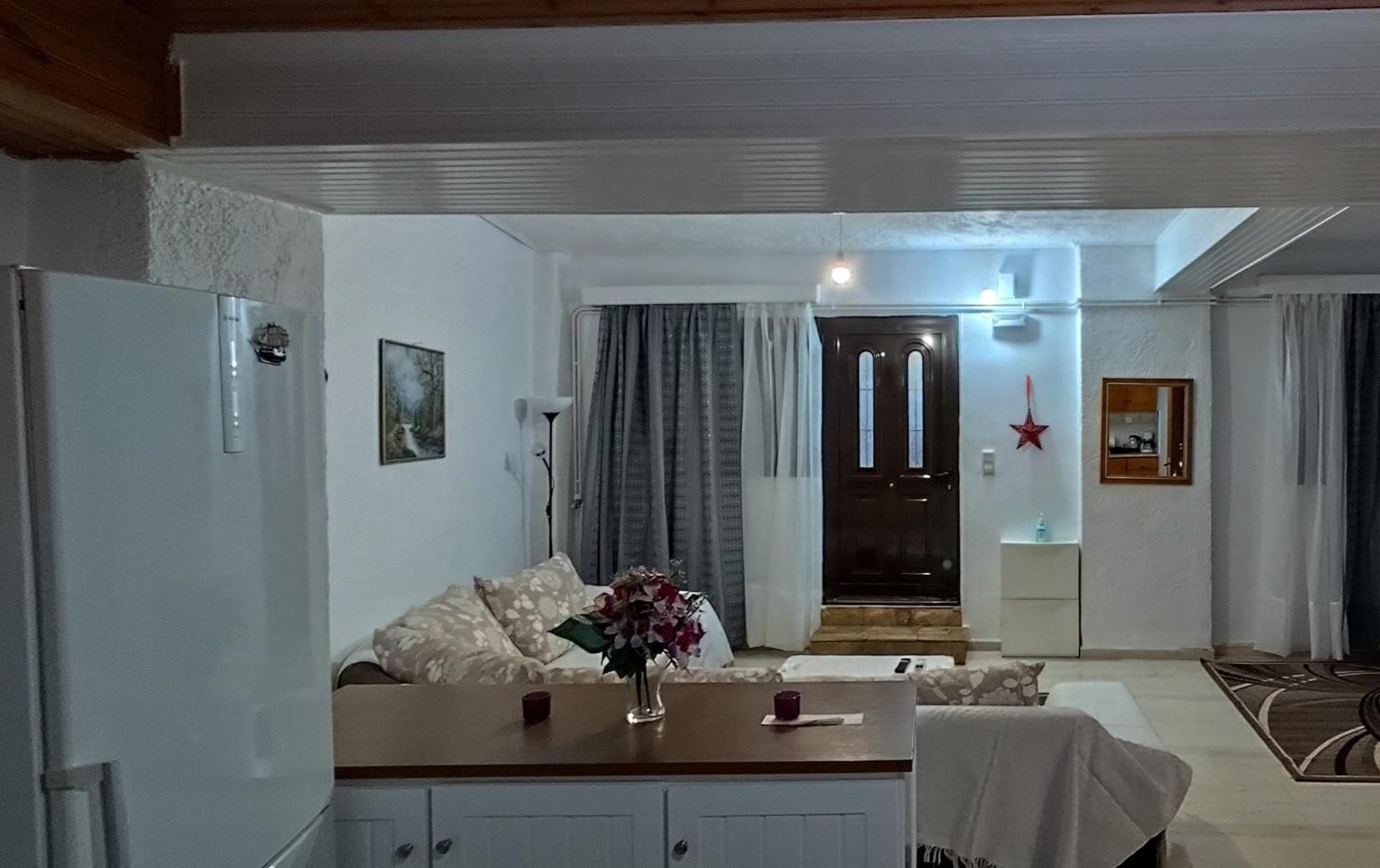Ευρύχωρο Και Άνετο Διαμέρισμα Στην Ιτέα Joanna'S Apartment Kirra Екстериор снимка
