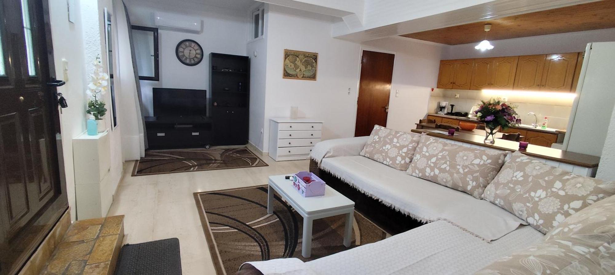 Ευρύχωρο Και Άνετο Διαμέρισμα Στην Ιτέα Joanna'S Apartment Kirra Екстериор снимка